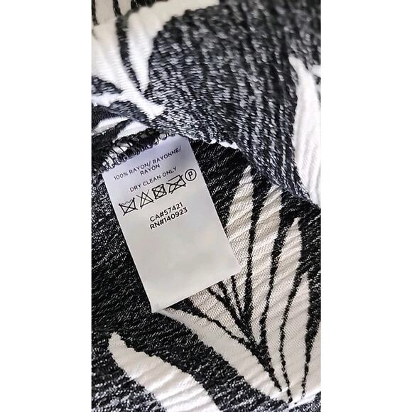 LOFT Palm Print Henley Popover Blouse Small Crinkle Rayon Perfect for Travel - Picture 4 of 5